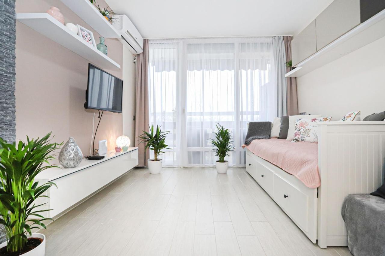 Silver Lodge Ezuestpart Apartman Siofok Exterior photo